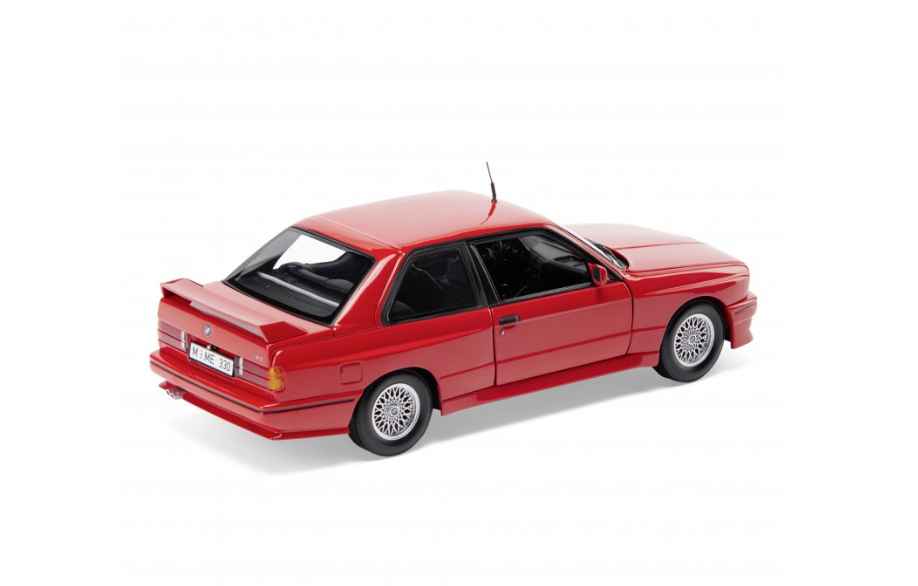 Miniatura BMW M3 E30